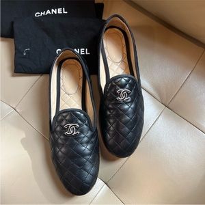 Chanel quilted moccasins black